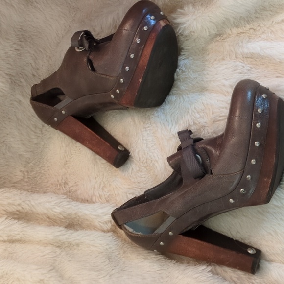 UGG Celestina Charcoal Leather Platform High Heels Clogs Studs - Picture 5 of 13